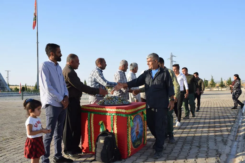 ​​​​​​​شمال وشرق تبدأ أولى أيام عيد الأضحى بزيارة مزارات الشهداء