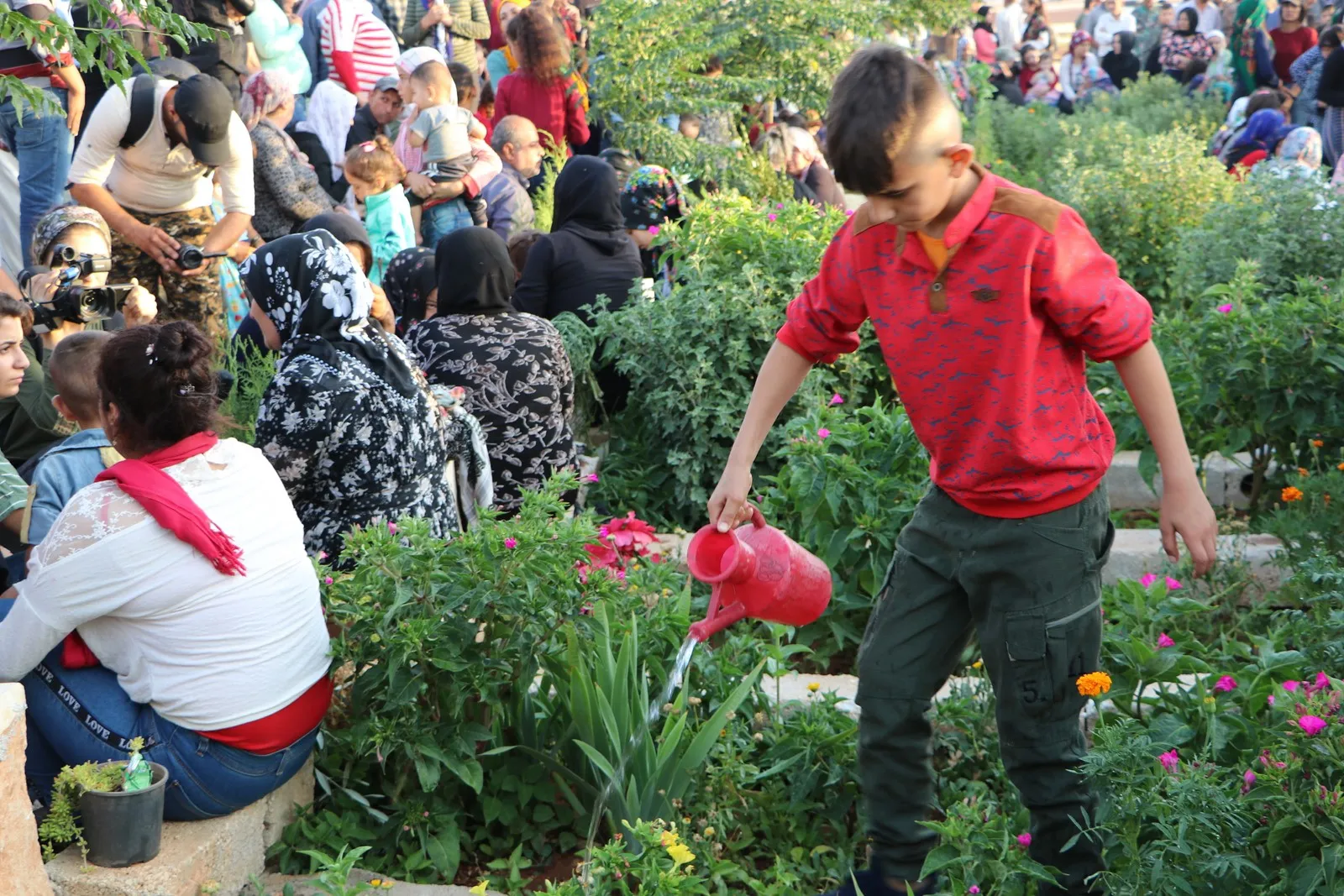 ​​​​​​​شمال وشرق تبدأ أولى أيام عيد الأضحى بزيارة مزارات الشهداء