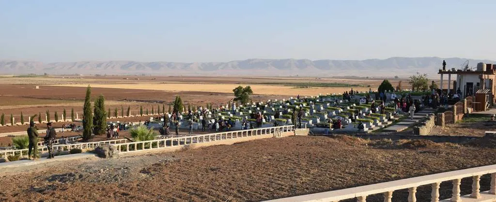​​​​​​​شمال وشرق تبدأ أولى أيام عيد الأضحى بزيارة مزارات الشهداء