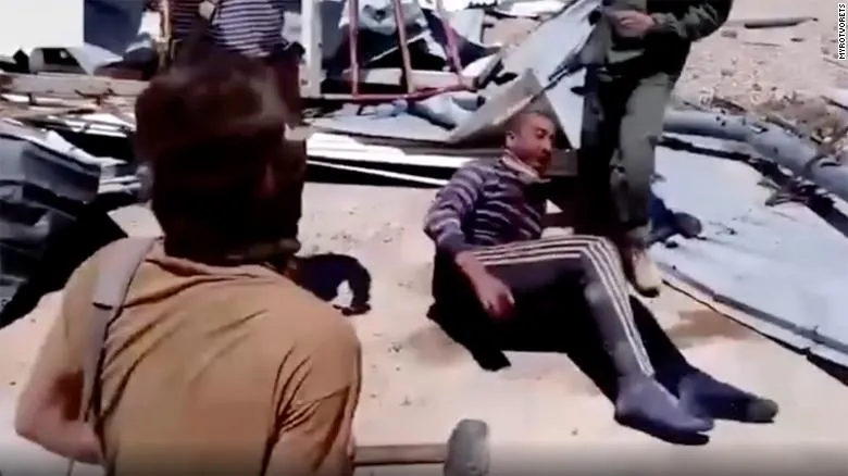 السي ان ان: لاجئ سوري يبحث عن العدالة ...."فاغنر" عذبت شقيقه وقتلته بتسجيل فيديو