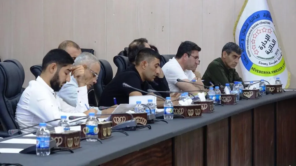 المجلس التنفيذي لشمال وشرق سوريا يناقش أبرز المشاكل الخدمية في اجتماعهُ الدوري