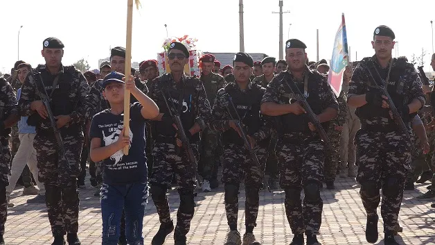 أهالي الطبقة يشيعون جثمان الشهيد محمد الحسين إلى مثواه الأخير