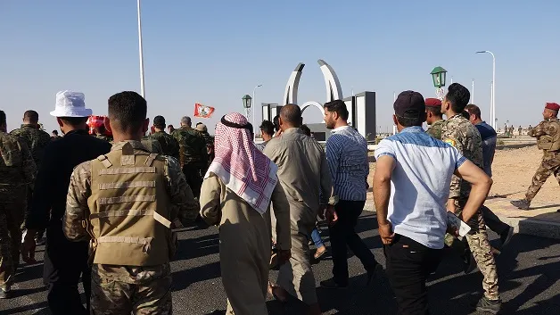أهالي الطبقة يشيعون جثمان الشهيد محمد الحسين إلى مثواه الأخير