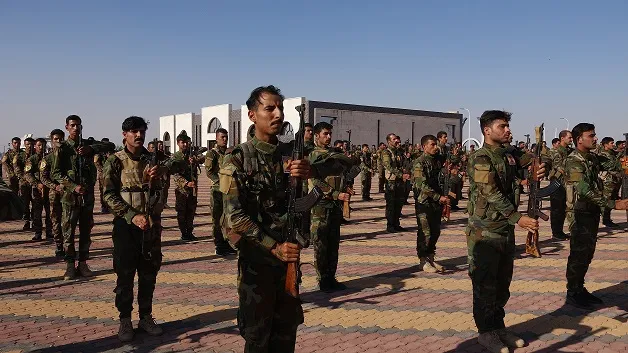 أهالي الطبقة يشيعون جثمان الشهيد محمد الحسين إلى مثواه الأخير