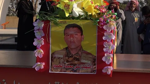 أهالي الطبقة يشيعون الشهيد علي المحمود إلى مثواه الأخير