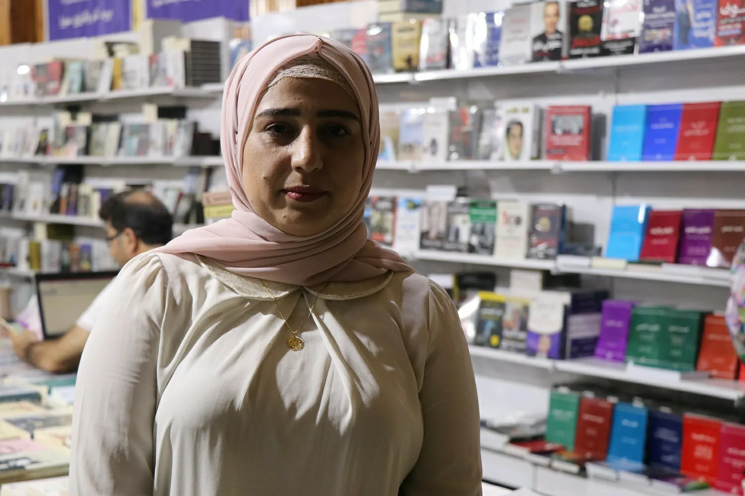 رواد معرض الشهيد هركول للكتاب يشيدون بتنوع الكتب ويشتكون من أسعارها المرتفعة