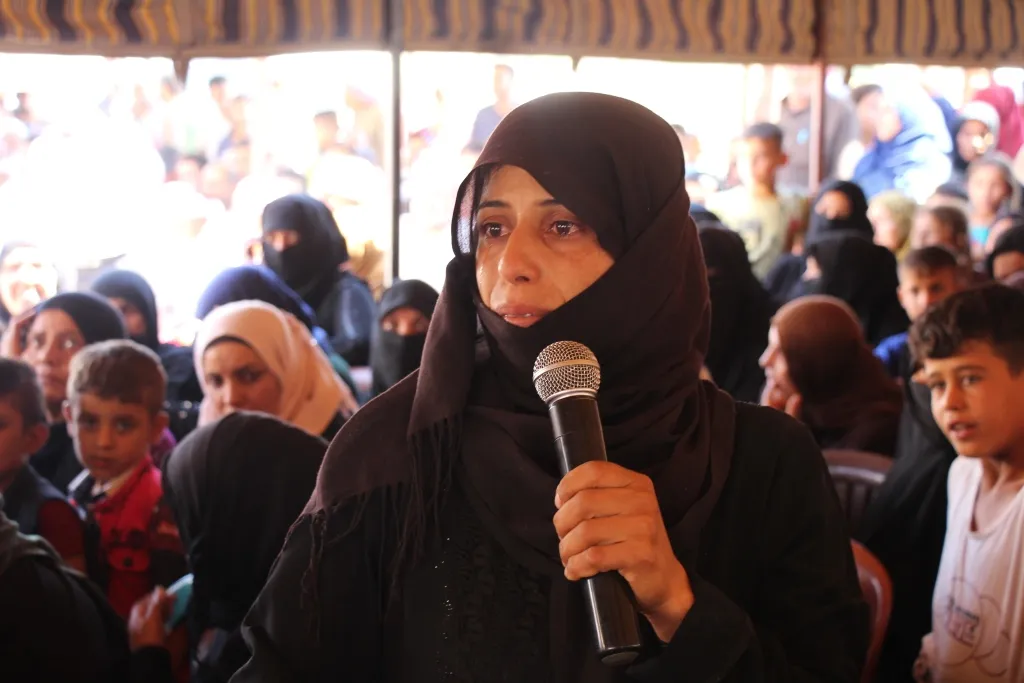 إدارة منبج تجتمع مع أهالي المدينة وتستمع إلى مطالبهم