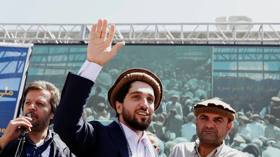 ​​​​​​​"حكومة شاملة لامركزية".. شرط أحمد مسعود للتراجع من السياسة