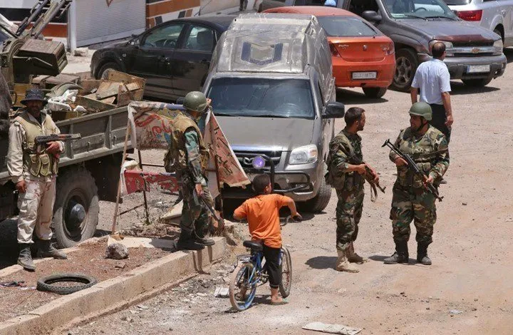خمس هجمات مسلحة تستهدف مواقع وحواجز تابعة لحكومة دمشق في درعا