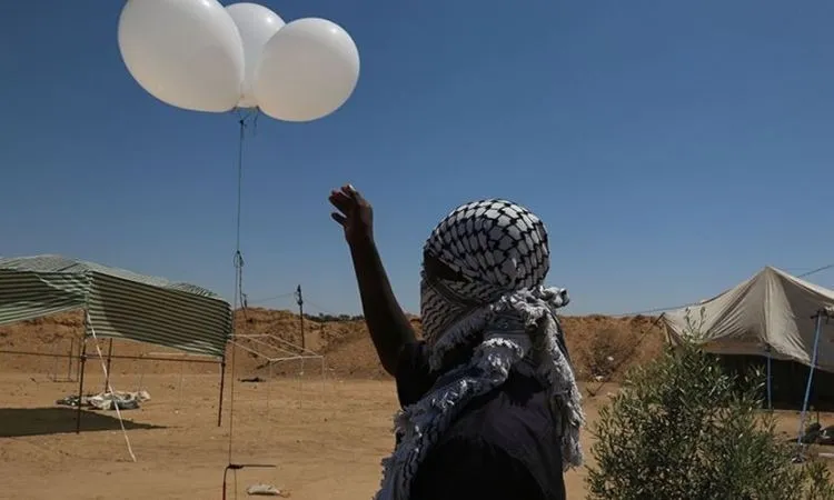 حماس: القصف الإسرائيلي لن يوقف إطلاق البالونات الحارقة