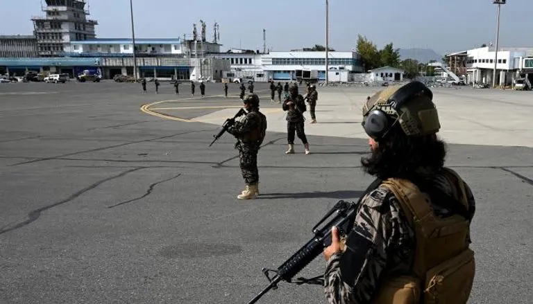 ​​​​​​​فرنسا: محادثات بين طالبان وقطر وتركيا لإدارة مطار كابول