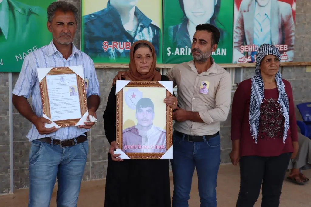 المئات يودعون جثمان الشهيد أحمد الى مثواه الأخير في مزار الشهيد رستم جودي