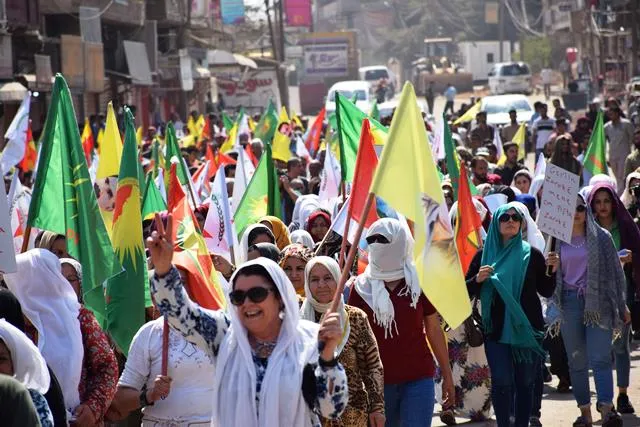 أهالي مقاطعة قامشلو ينتفضون في وجه سياسات الحزب الديمقراطي الكردستاني