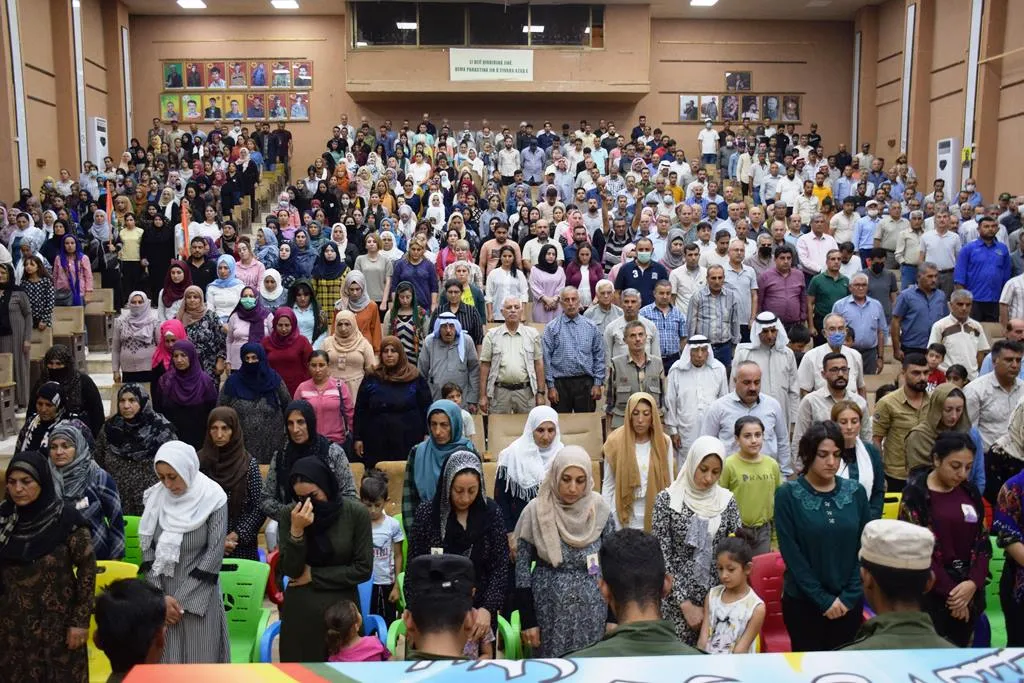 المئات يعزون بالشهيدين ريناس روج وعكيد كركي لكي
