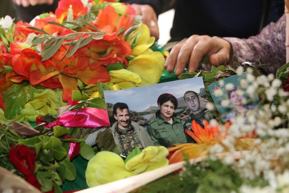 ​​​​​​​الآلاف يستقبلون جثمان الشهيدة القيادية سوسن بيرهات في حلب والشهباء