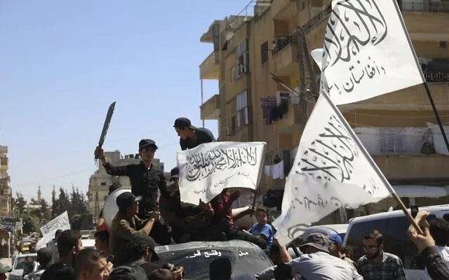 محللون: استيلاء طالبان على السلطة ينشط ويحفز "الإسلام الراديكالي" في جميع أنحاء العالم