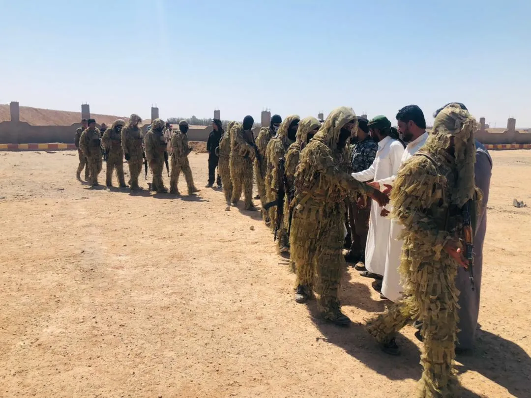 ​​​​​​​نقل رفات قيادي في مجلس هجين العسكري إلى مزار الشهداء في أبو حمام بدير الزور