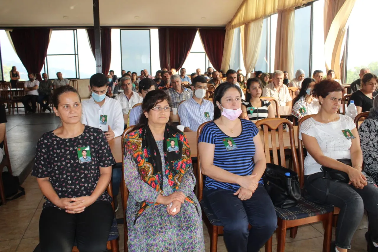 الجالية الكردية في لبنان تقيم مراسم عزاء لشهداء القصف التركي على تل تمر