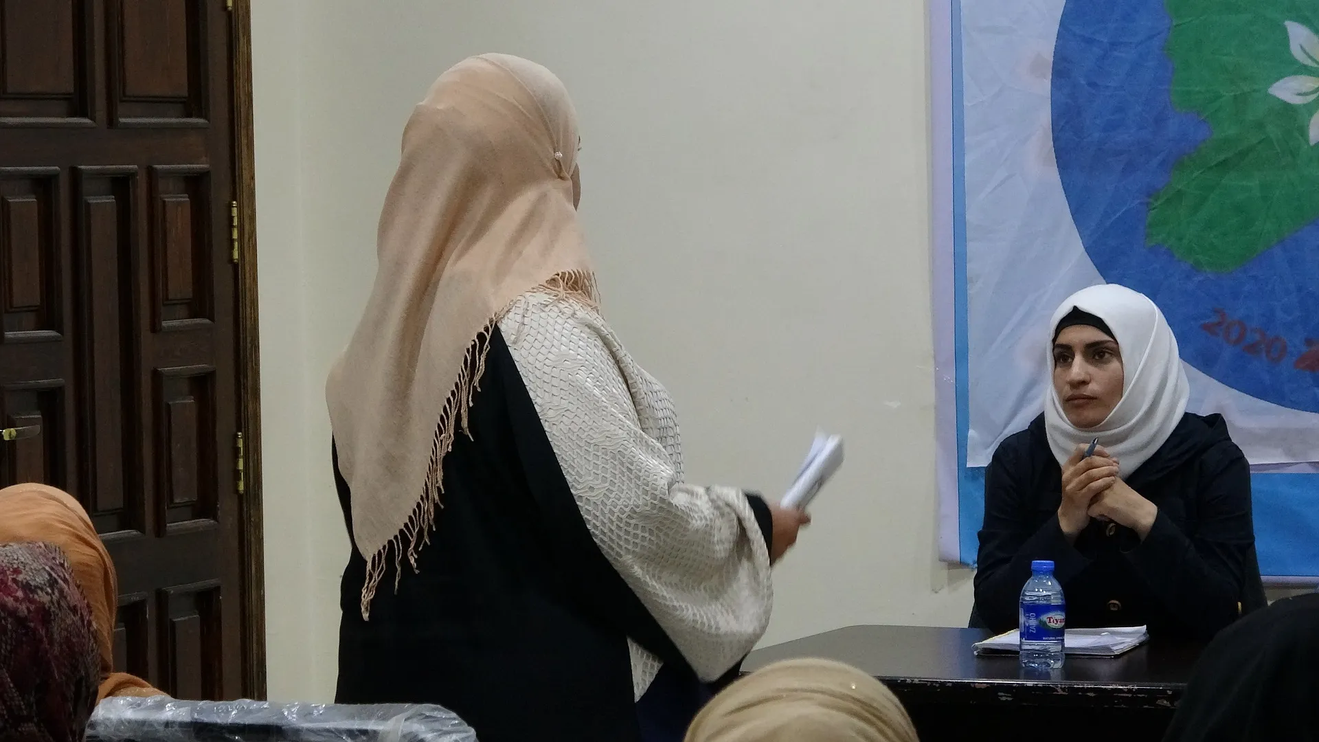 "دور المرأة في النهوض بالمجتمع" موضوع ندوة حوارية في الطبقة