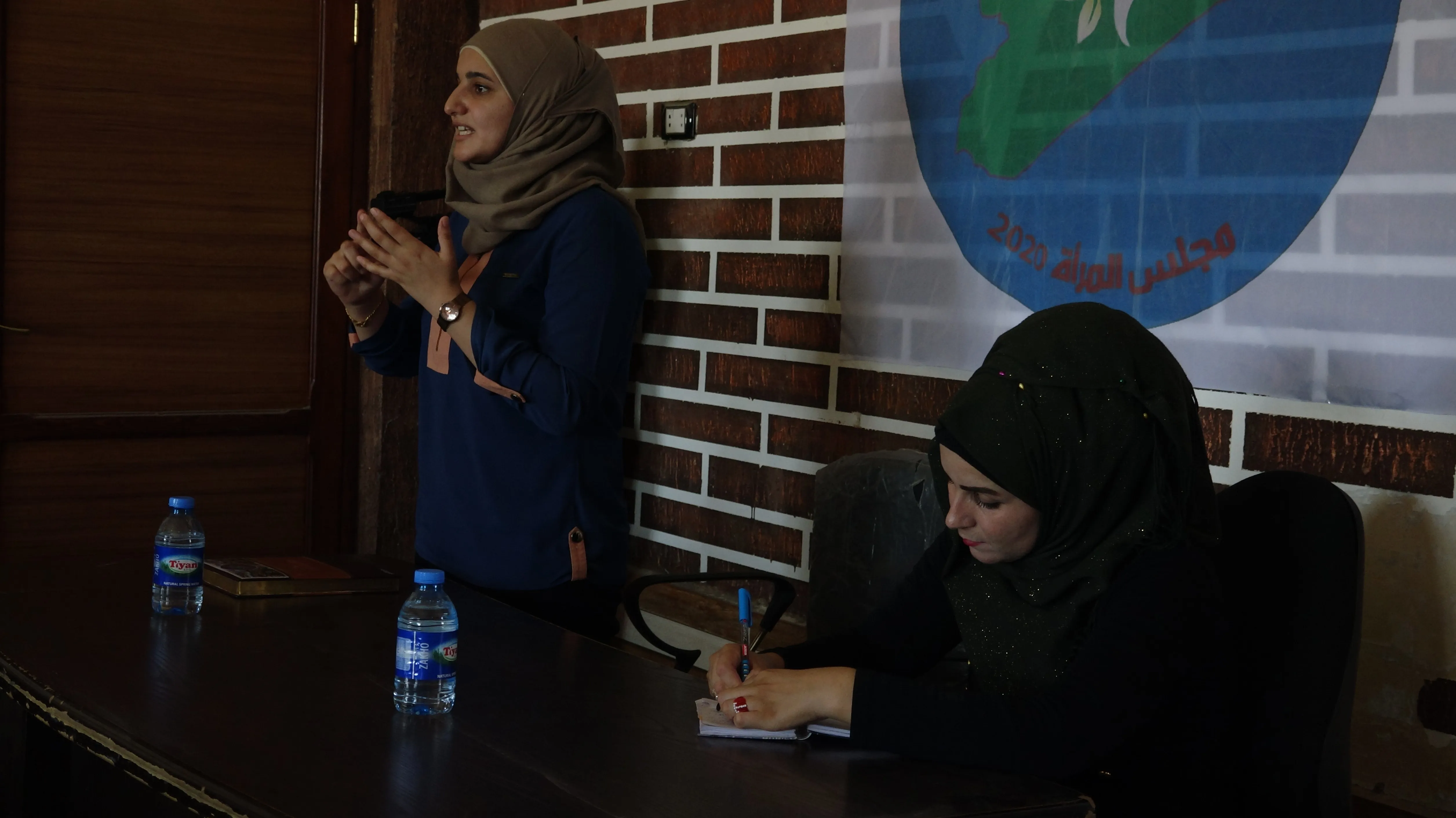 "الدول الإقليمية لا تريد حل الأزمة السورية وتزيدها تعقيداً"