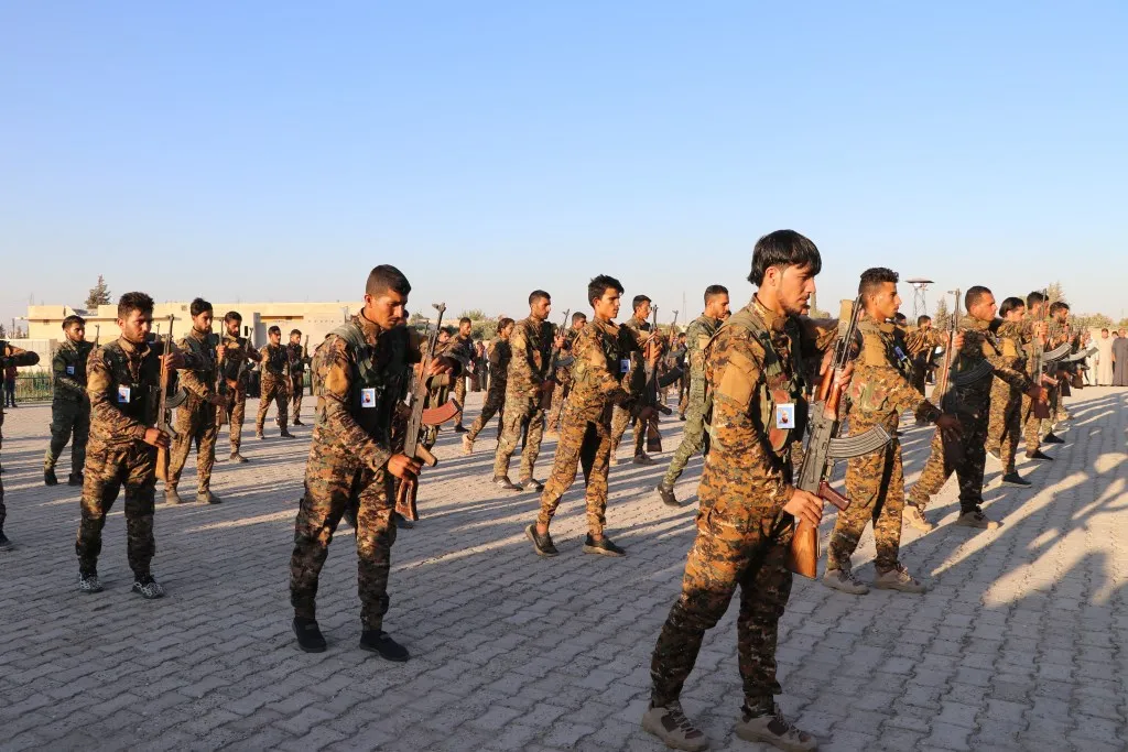 ​​​​​​​أهالي منبج يشيعون جثمان الشهيد ويس عباس المصطفى إلى مثواه الأخير