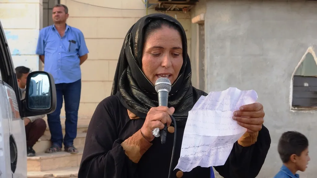 مظاهرة حاشدة في بلدة الهيشة تنديداً بالمجزرة التركية في قرية الصفاوية