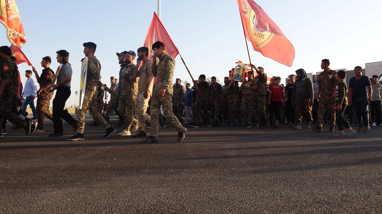 الطبقة تشيّع جثمان الشهيد حسين طه الزعير