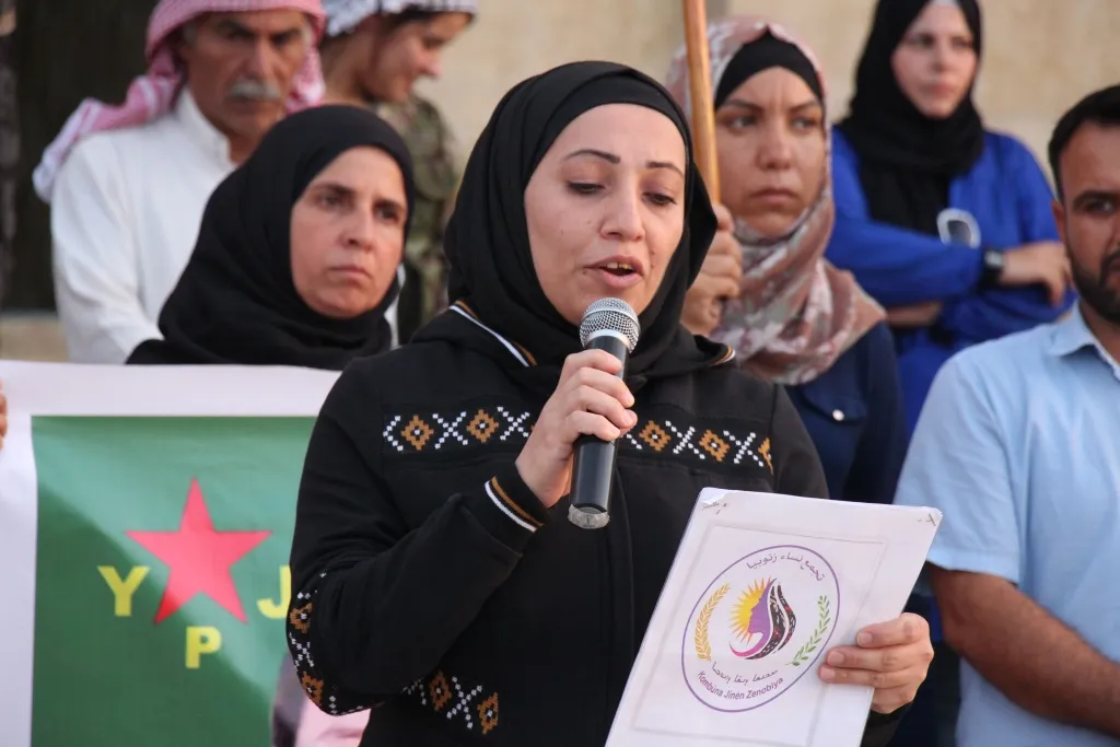 تشييع شهيدة من قوات حماية المرأة في منبج