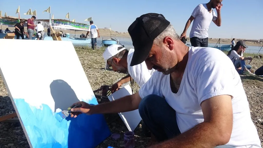 جمعية ماري للثقافة والفن تطلق أول رحلاتها النهرية بعد تحرير الرقة