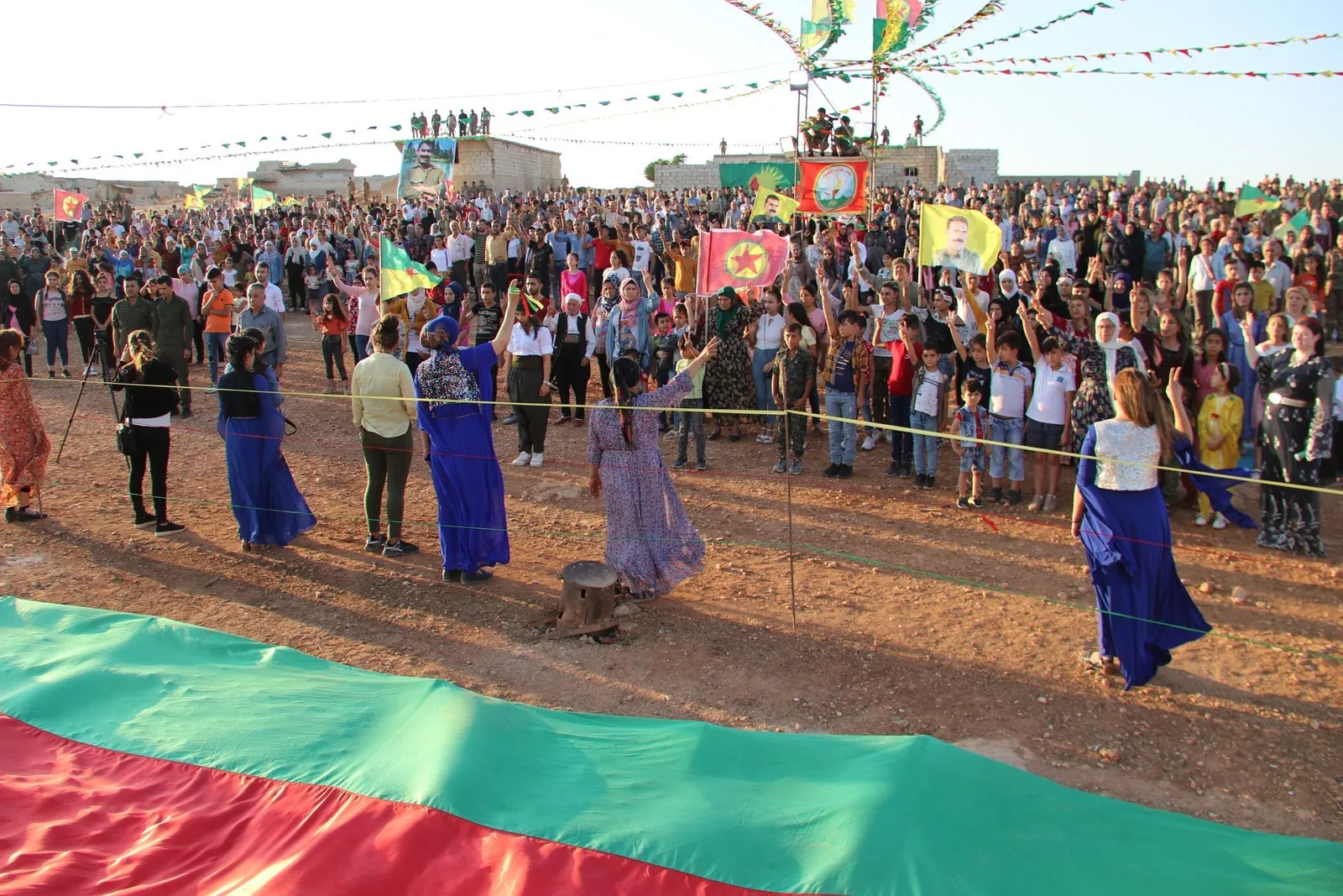 ​​​​​​​أهالي حلب يحتفلون بالذكرى السنوية الـ 37 لقفزة 15 آب