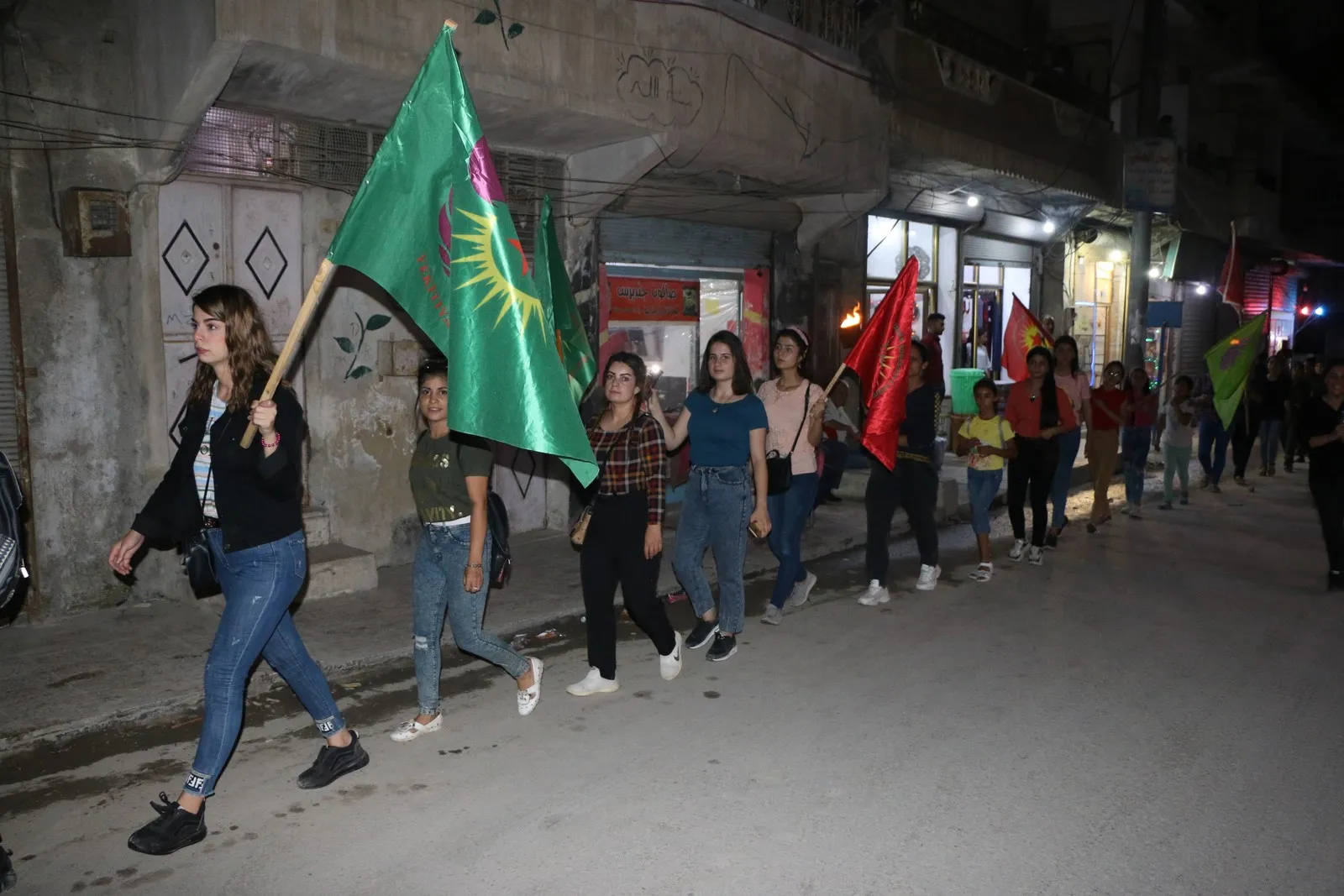 شبيبة حلب ينظمون مسيرة بمناسبة الذكرى السنوية لقفزة 15 آب