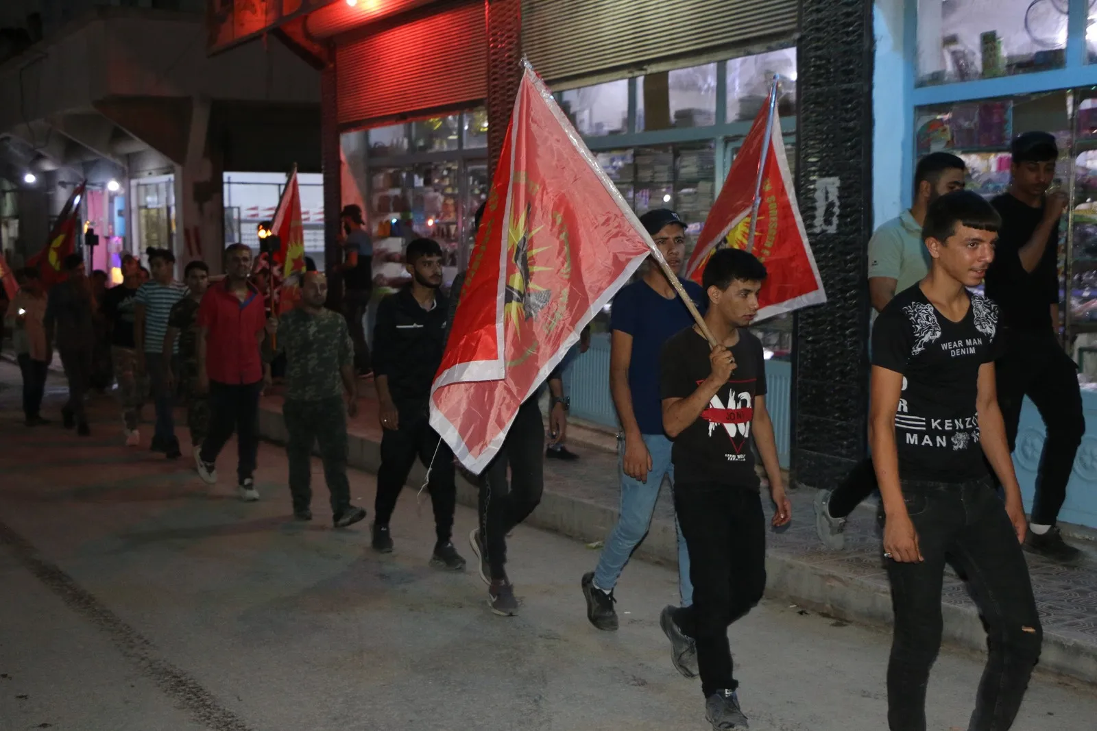 شبيبة حلب ينظمون مسيرة بمناسبة الذكرى السنوية لقفزة 15 آب