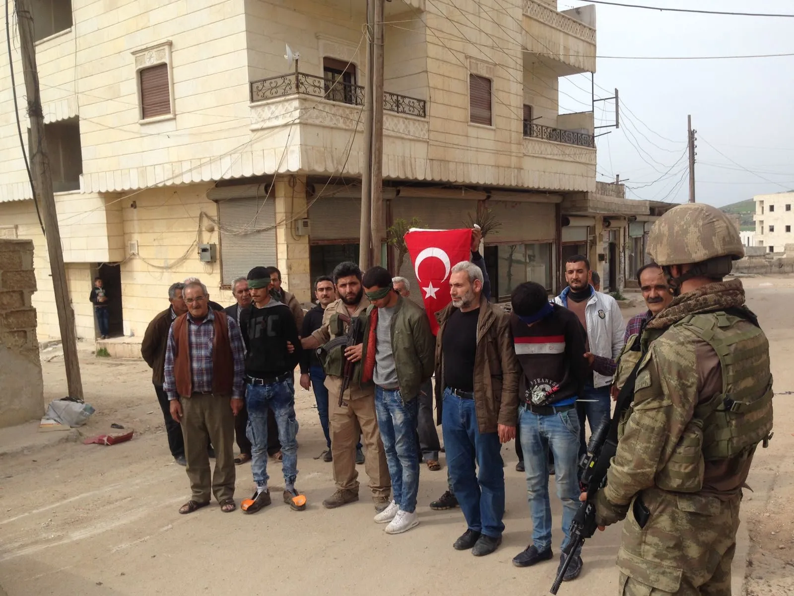 ​​​​​​​مرتزقة الاحتلال التركي يختطفون مسناًّ إيزيدياً فور وصوله إلى قريته بعفرين المحتلة