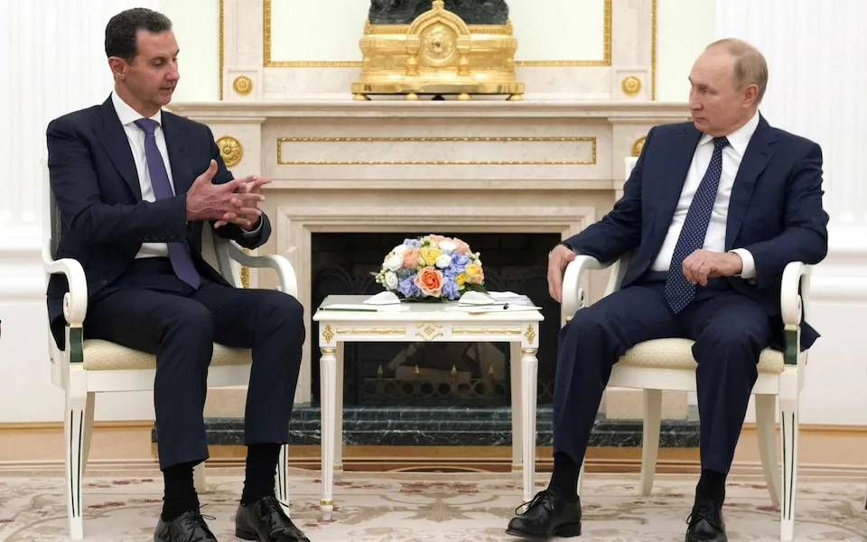 ​​​​​​​صحيفة بريطانية: بوتين يصعّد الضغط على بايدن في سوريا
