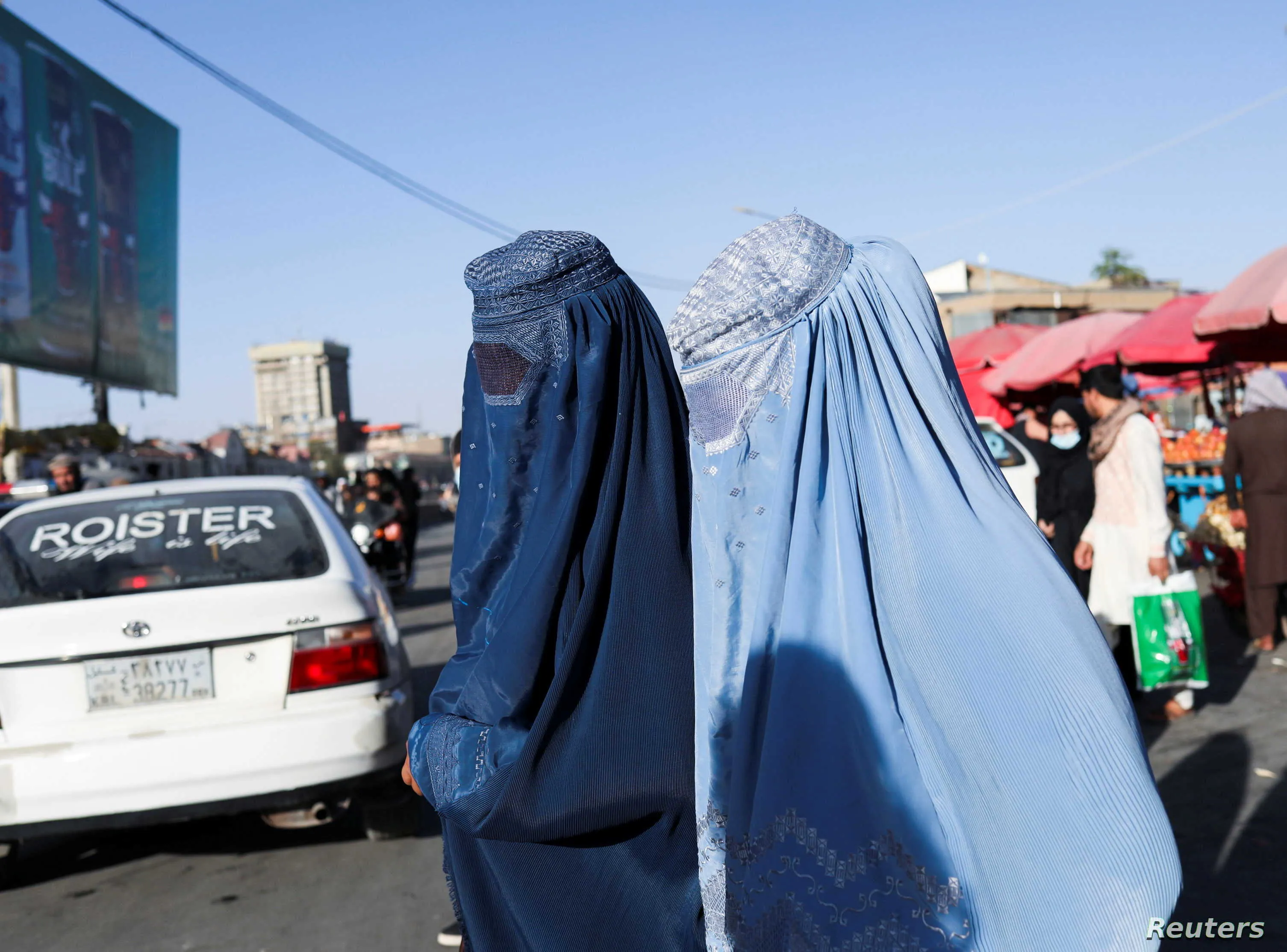 ​​​​​​​نحو 200 قاضية وحقوقية أفغانية عالقة في كابول.. ومخاوف من انتقام طالبان