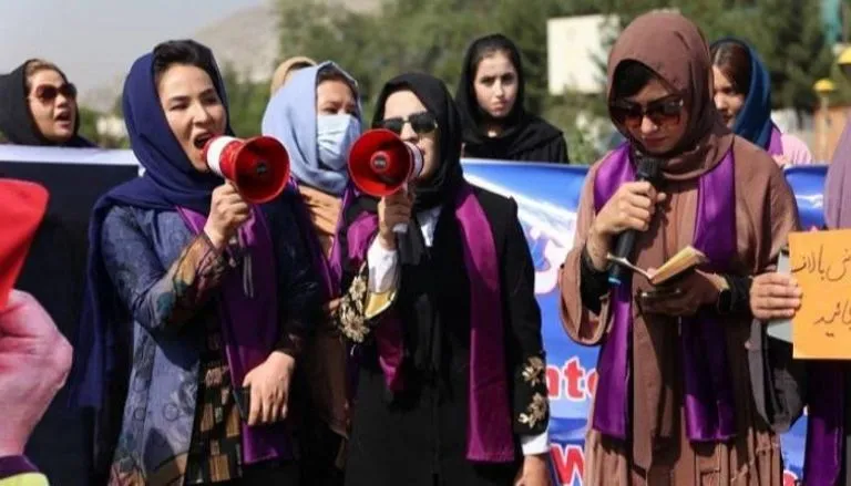 ​​​​​​​مظاهرة نسائية في كابول للمطالبة بحق المرأة في العمل والدراسة