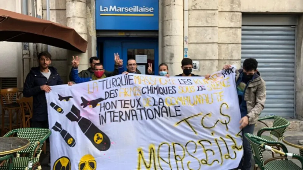 الشبيبة الكردستانية يسلّمون ملف جرائم تركيا إلى صحيفة (La Marseîllaîse) الفرنسية