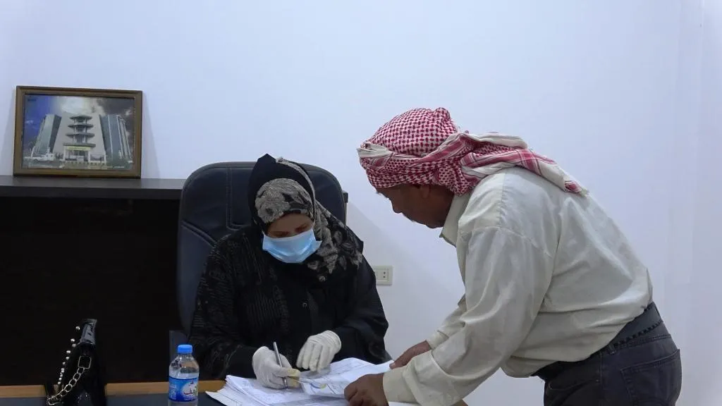 أعضاء المجلس التنفيذي في الإدارة الذاتية يتلقون الجرعة الثانية من لقاح كورونا