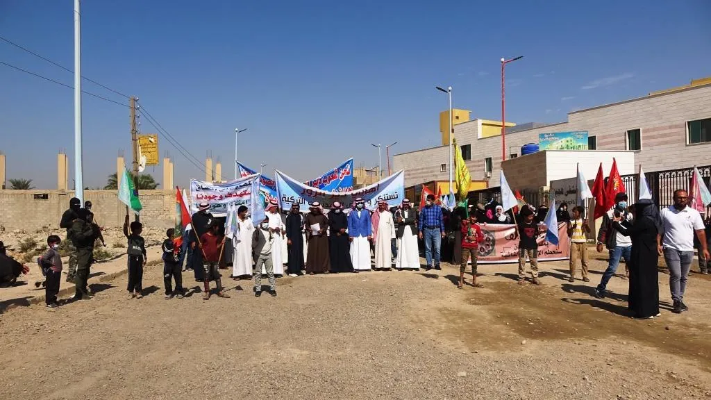 ​​​​​​​أهالي ريف دير الزور الشرقي يتظاهرون ضد الاحتلال التركي والمؤامرة الدولية