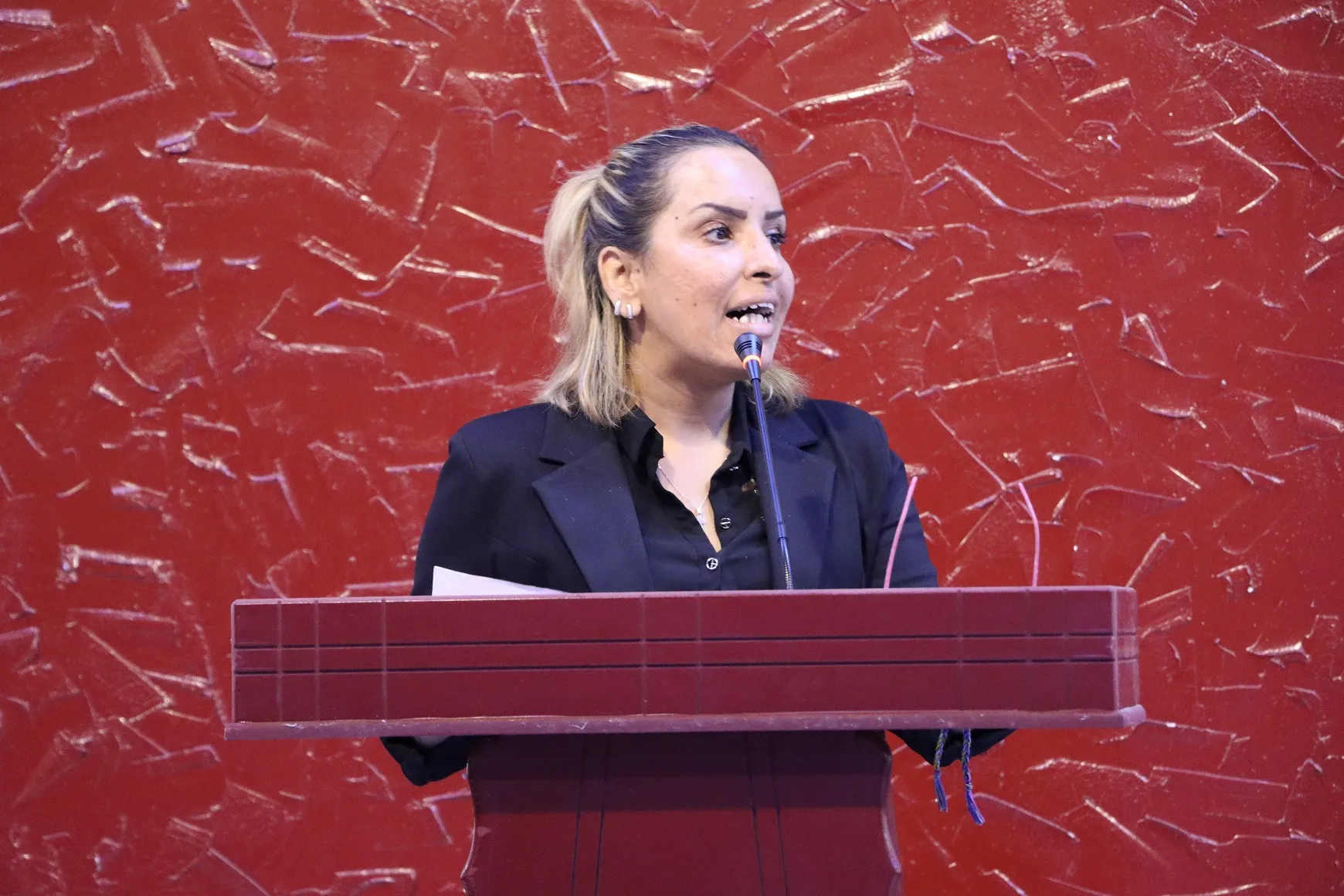 تحت شعار "لا يمكن للعلم أن يكون دون فكر المرأة".. مجلس المرأة في جامعة روج آفا يعقد اجتماعه الثاني