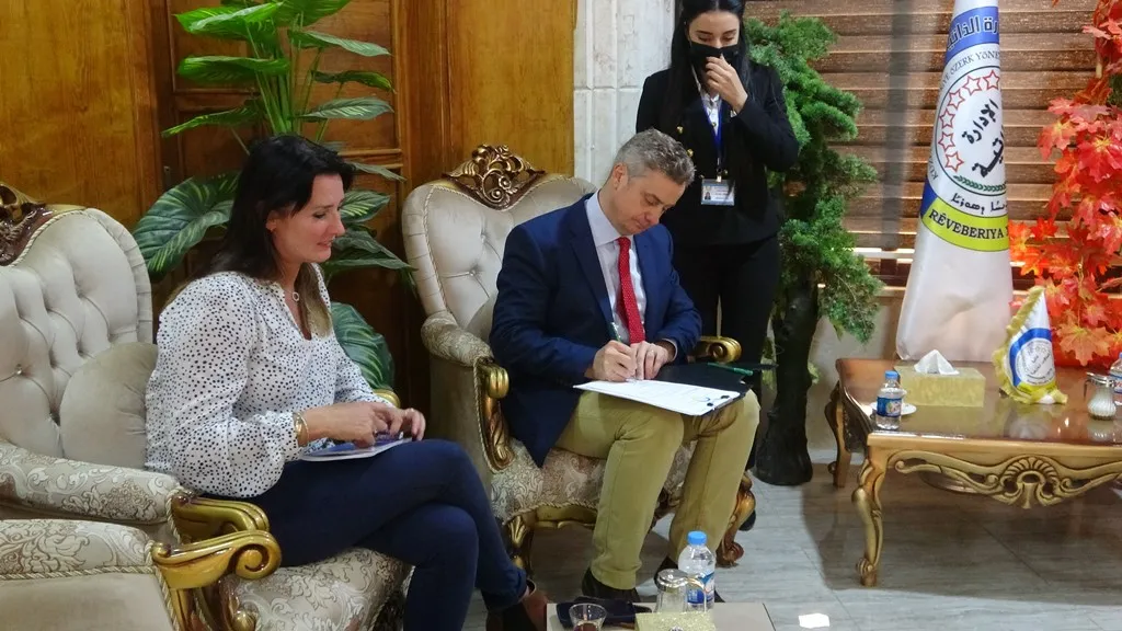 الإدارة الذاتية تسلّم 3 من أطفال داعش من الجنسية البريطانية إلى المبعوث البريطاني الخاص إلى سوريا