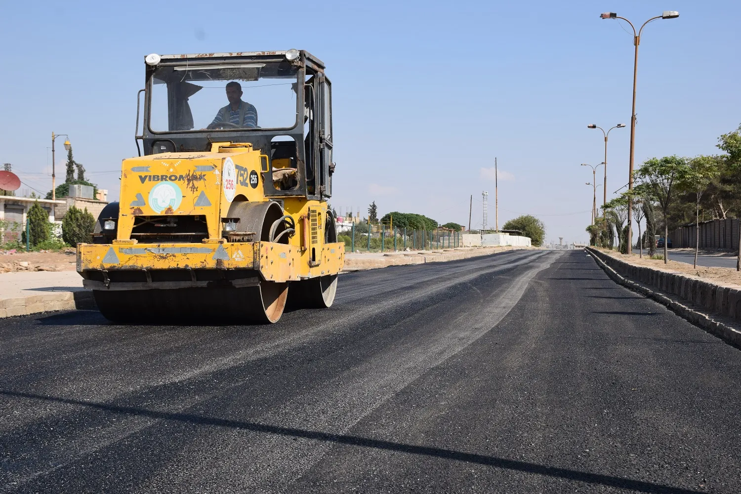 بدء العمل بتعبيد طريق قامشلو – عامودا