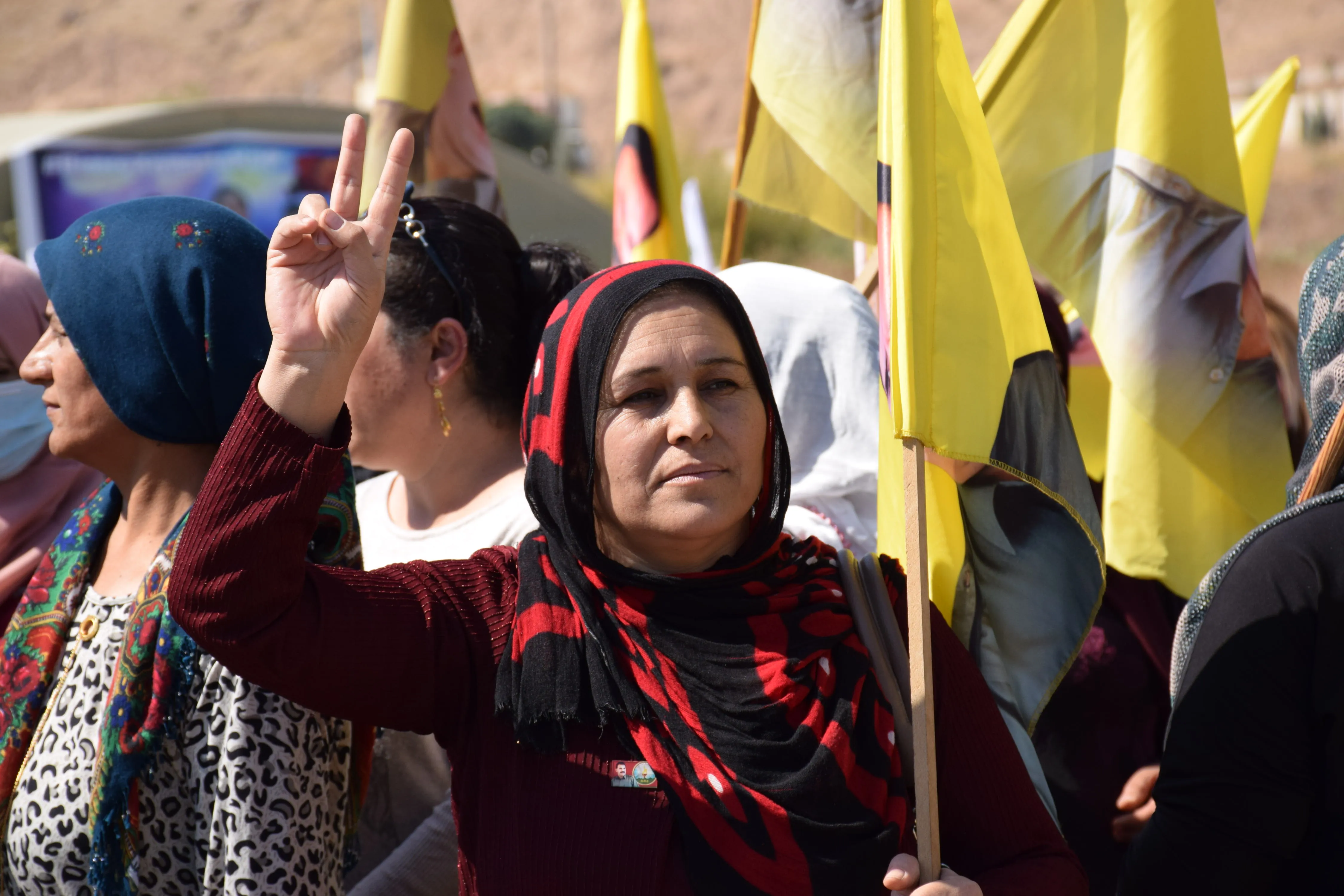 لليوم الثامن.. مناشدات للديمقراطي الكردستاني لتسليم جثماني الشهيدين لذويهما