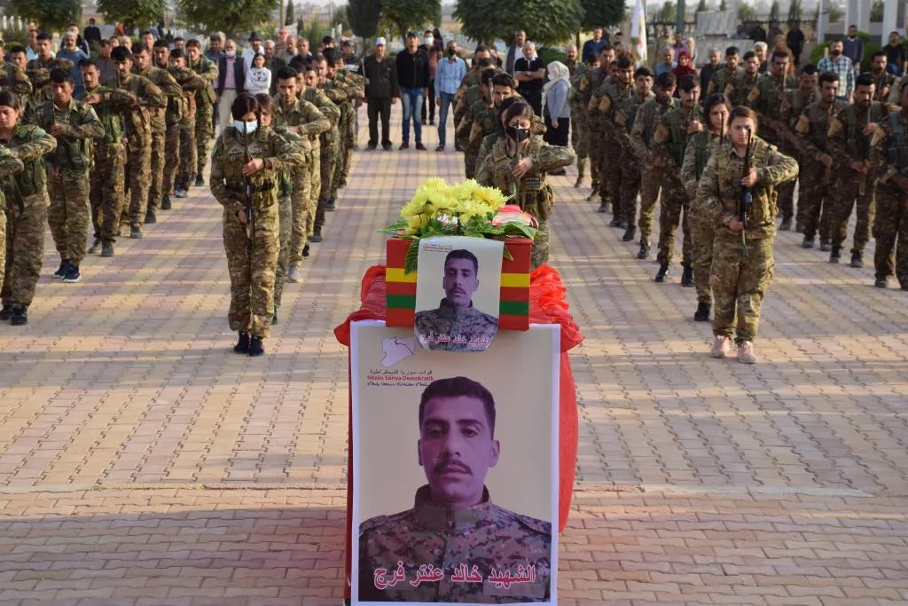تشييع الشهيد خالد فرج إلى مزار الشهيد دجوار بالحسكة