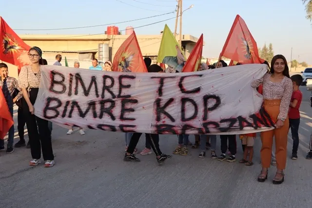 خلال سلسلة من المظاهرات.. الشبيبة الثورية تطالب PDK بالعدول عن خط الخيانة