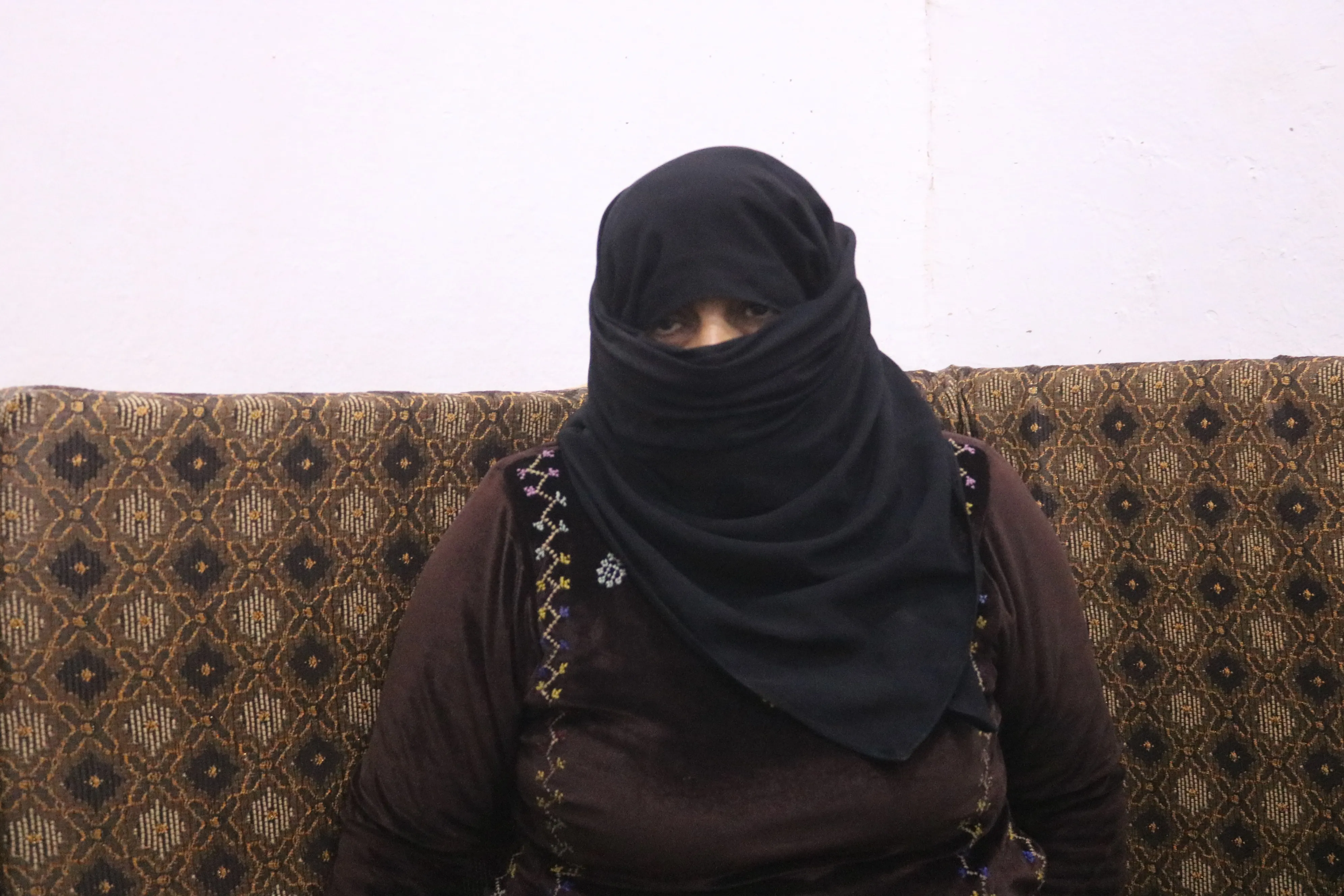 "من لا يملك الهوية التركية لا يمكنه الخروج من منزله"