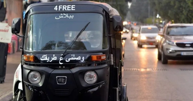 "خدني معك".. مبادرات لتخطي أزمة الوقود في لبنان