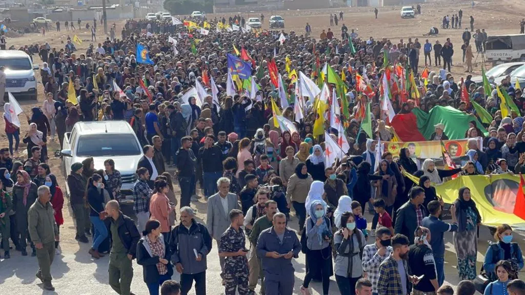 ​​​​​​​أهالي قامشلو: سنبقى مستنفرين حتى تحرير روج آفا