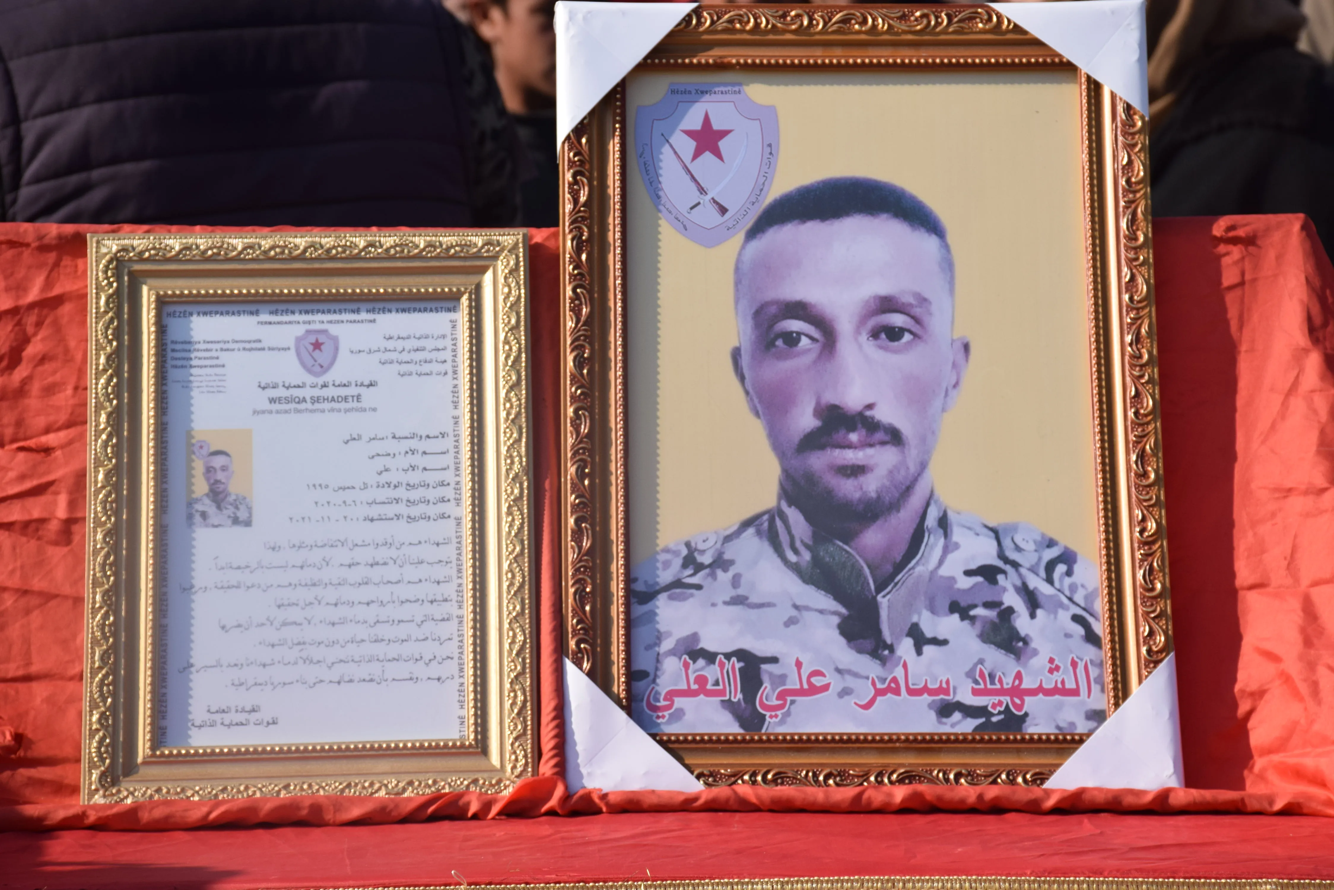 ​​​​​​​المئات يشيعون جثمان الشهيد سامر العلي في تربه سبيه