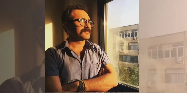 لأنه ترجم كتاباً عن ثورة روج آفا .. إيران تحكم عليه بالسجن 11 عاماً